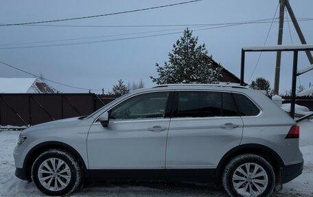 Volkswagen Tiguan II, 2018 год, 2 200 000 рублей, 3 фотография
