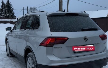 Volkswagen Tiguan II, 2018 год, 2 200 000 рублей, 4 фотография