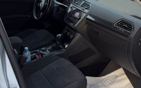 Volkswagen Tiguan II, 2018 год, 2 200 000 рублей, 16 фотография