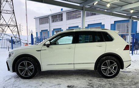 Volkswagen Tiguan II, 2019 год, 2 749 000 рублей, 2 фотография