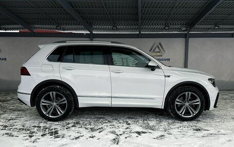 Volkswagen Tiguan II, 2019 год, 2 749 000 рублей, 6 фотография