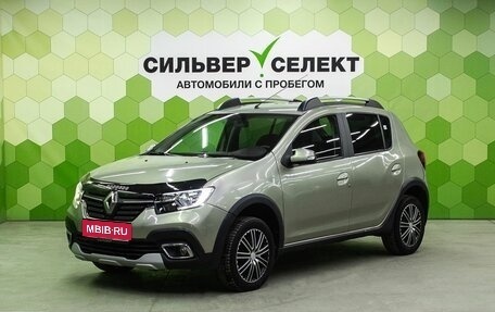 Renault Sandero II рестайлинг, 2019 год, 949 000 рублей, 1 фотография