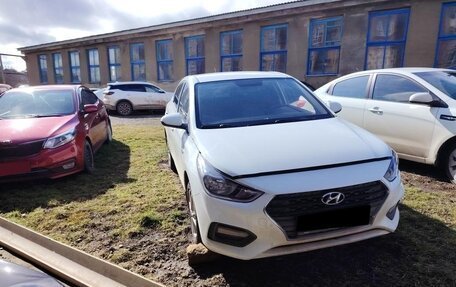 Hyundai Solaris II рестайлинг, 2017 год, 854 000 рублей, 1 фотография