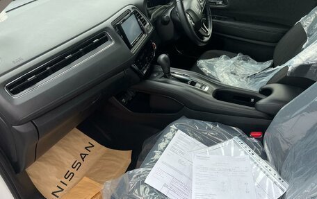 Honda Vezel, 2018 год, 1 800 000 рублей, 25 фотография