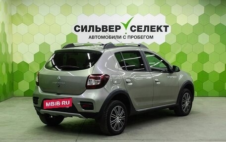 Renault Sandero II рестайлинг, 2019 год, 949 000 рублей, 2 фотография