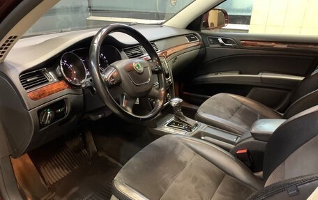 Skoda Superb III рестайлинг, 2010 год, 1 300 000 рублей, 9 фотография