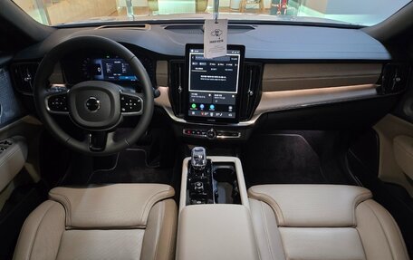 Volvo S90 II рестайлинг, 2025 год, 6 350 000 рублей, 6 фотография