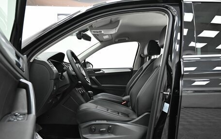 Volkswagen Tiguan II, 2018 год, 1 885 000 рублей, 9 фотография