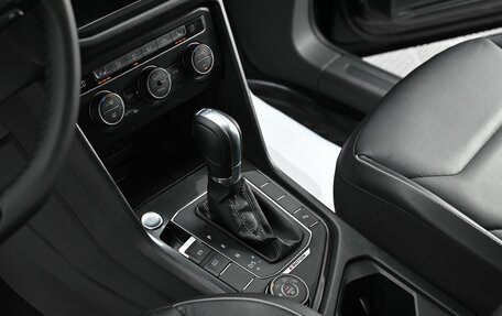 Volkswagen Tiguan II, 2018 год, 1 885 000 рублей, 15 фотография