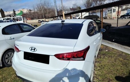 Hyundai Solaris II рестайлинг, 2017 год, 854 000 рублей, 3 фотография
