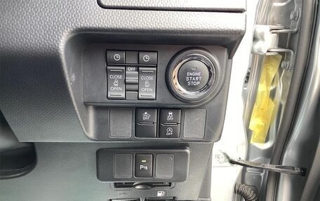 Toyota Roomy I, 2022 год, 879 099 рублей, 21 фотография