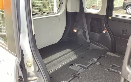 Toyota Roomy I, 2022 год, 879 099 рублей, 27 фотография