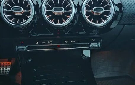 Mercedes-Benz CLA, 2019 год, 3 000 000 рублей, 4 фотография