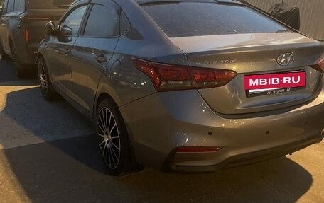 Hyundai Solaris II рестайлинг, 2018 год, 920 000 рублей, 7 фотография