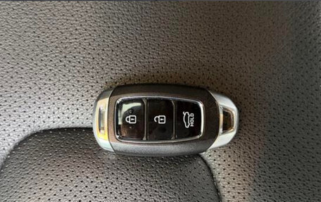 Hyundai Elantra, 2024 год, 1 919 000 рублей, 11 фотография