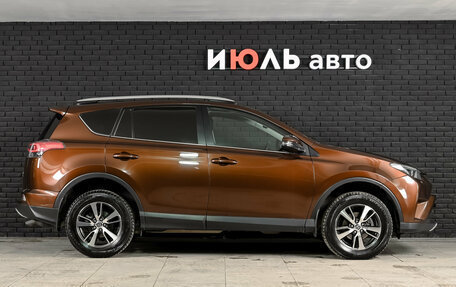 Toyota RAV4, 2018 год, 2 850 000 рублей, 9 фотография