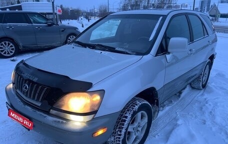 Lexus RX IV рестайлинг, 2000 год, 820 000 рублей, 2 фотография