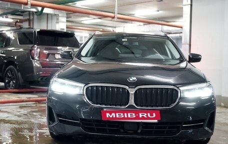 BMW 5 серия, 2021 год, 4 380 000 рублей, 3 фотография