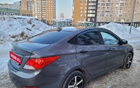 Hyundai Solaris II рестайлинг, 2011 год, 680 000 рублей, 4 фотография