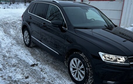 Volkswagen Tiguan II, 2018 год, 2 490 000 рублей, 4 фотография