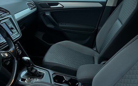 Volkswagen Tiguan II, 2018 год, 2 490 000 рублей, 10 фотография