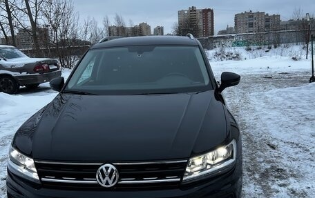 Volkswagen Tiguan II, 2018 год, 2 490 000 рублей, 3 фотография