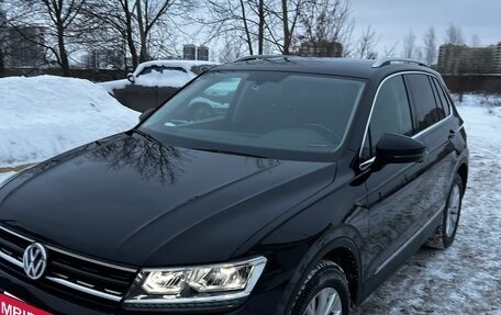 Volkswagen Tiguan II, 2018 год, 2 490 000 рублей, 2 фотография