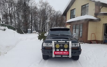 Toyota Land Cruiser 80 рестайлинг, 1996 год, 4 000 000 рублей, 2 фотография