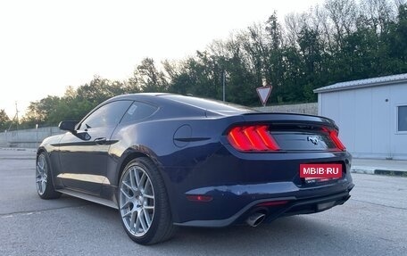 Ford Mustang VI рестайлинг, 2018 год, 2 690 000 рублей, 4 фотография