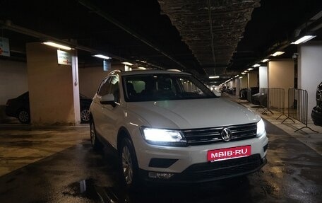 Volkswagen Tiguan II, 2017 год, 2 300 000 рублей, 2 фотография