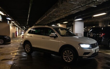 Volkswagen Tiguan II, 2017 год, 2 300 000 рублей, 3 фотография