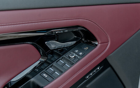 Land Rover Range Rover Evoque II, 2025 год, 7 500 000 рублей, 23 фотография