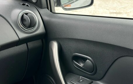 Renault Logan II, 2017 год, 839 000 рублей, 17 фотография