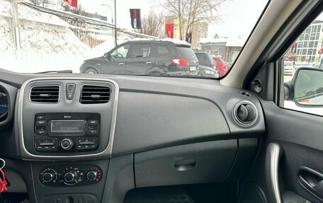 Renault Logan II, 2017 год, 839 000 рублей, 16 фотография