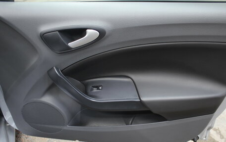 SEAT Ibiza IV рестайлинг 2, 2012 год, 790 000 рублей, 17 фотография