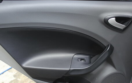 SEAT Ibiza IV рестайлинг 2, 2012 год, 790 000 рублей, 18 фотография