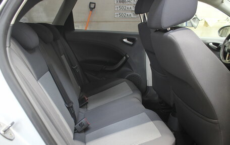 SEAT Ibiza IV рестайлинг 2, 2012 год, 790 000 рублей, 20 фотография