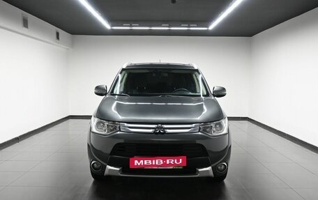 Mitsubishi Outlander III рестайлинг 3, 2014 год, 1 395 000 рублей, 3 фотография