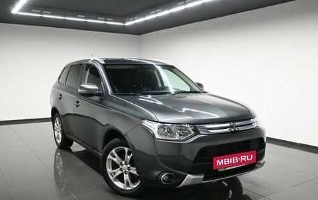 Mitsubishi Outlander III рестайлинг 3, 2014 год, 1 395 000 рублей, 5 фотография