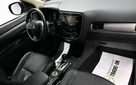Mitsubishi Outlander III рестайлинг 3, 2014 год, 1 395 000 рублей, 14 фотография