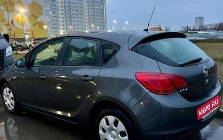 Opel Astra J, 2011 год, 750 000 рублей, 2 фотография