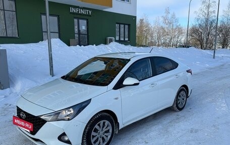 Hyundai Solaris II рестайлинг, 2021 год, 1 160 000 рублей, 2 фотография