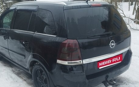 Opel Zafira B, 2010 год, 800 000 рублей, 2 фотография