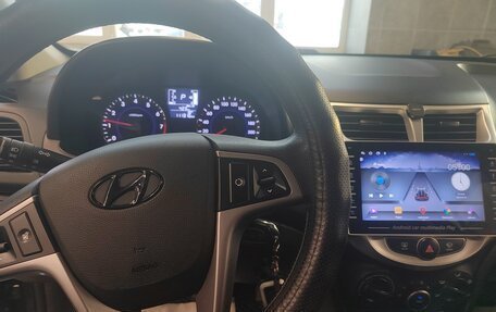 Hyundai Solaris II рестайлинг, 2015 год, 1 200 000 рублей, 8 фотография