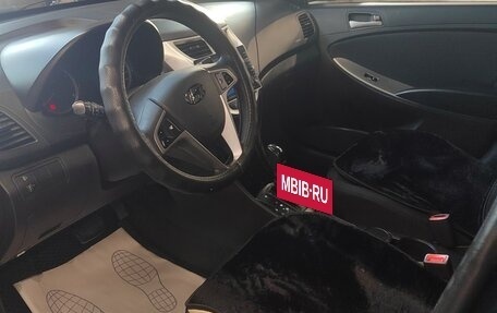Hyundai Solaris II рестайлинг, 2015 год, 1 200 000 рублей, 4 фотография