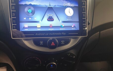 Hyundai Solaris II рестайлинг, 2015 год, 1 200 000 рублей, 15 фотография