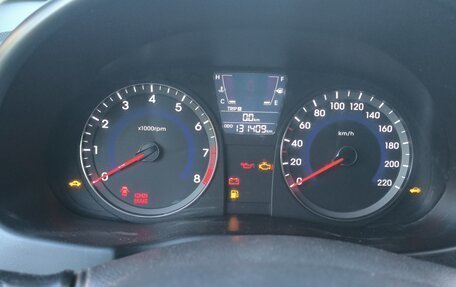 Hyundai Solaris II рестайлинг, 2011 год, 550 000 рублей, 14 фотография