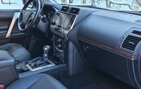 Toyota Land Cruiser Prado 150 рестайлинг 2, 2022 год, 7 436 000 рублей, 10 фотография