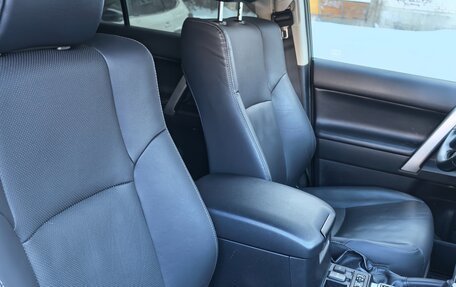 Toyota Land Cruiser Prado 150 рестайлинг 2, 2022 год, 7 436 000 рублей, 9 фотография