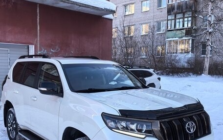 Toyota Land Cruiser Prado 150 рестайлинг 2, 2022 год, 7 436 000 рублей, 3 фотография